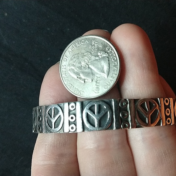 Vintage taxco mexico sterling silver eagle mark bangle peace sign bracelet - Picture 7 of 8